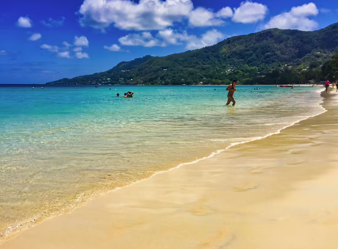 Pláž na ostrove Seychelly