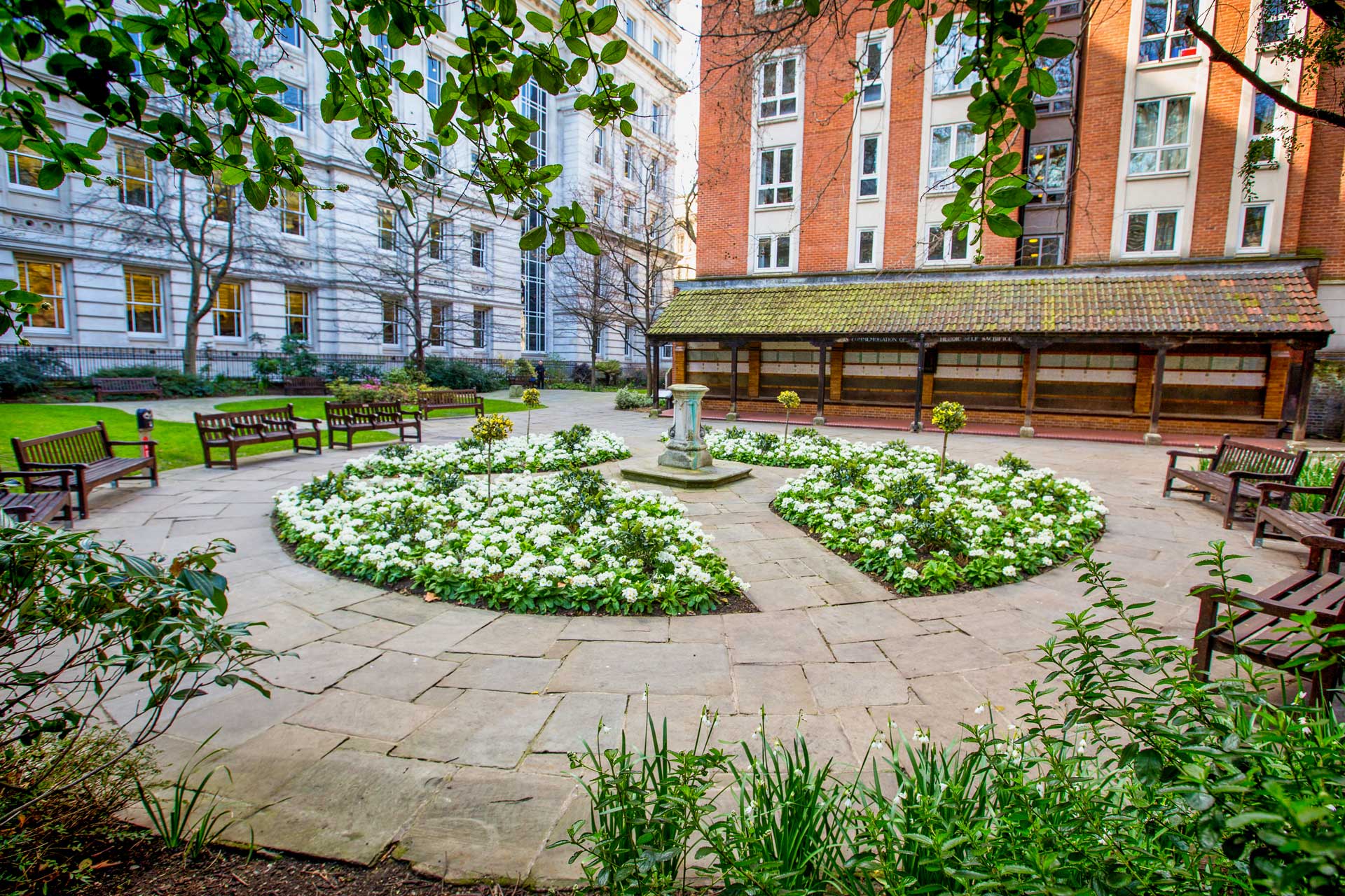 https://www.placemania.sk/wp-content/uploads/2020/04/postmans_park.jpg