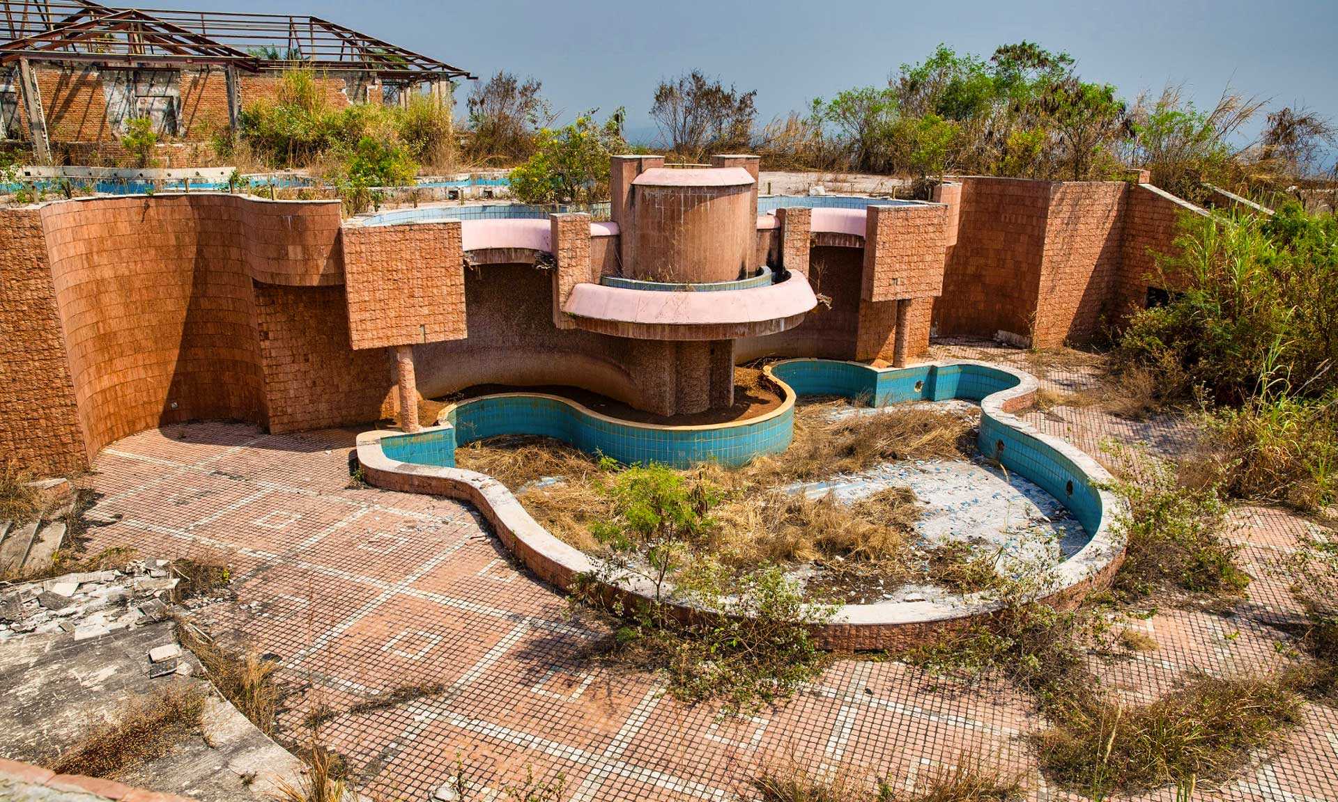 https://www.placemania.sk/wp-content/uploads/2020/08/gbadolite_palace.jpg