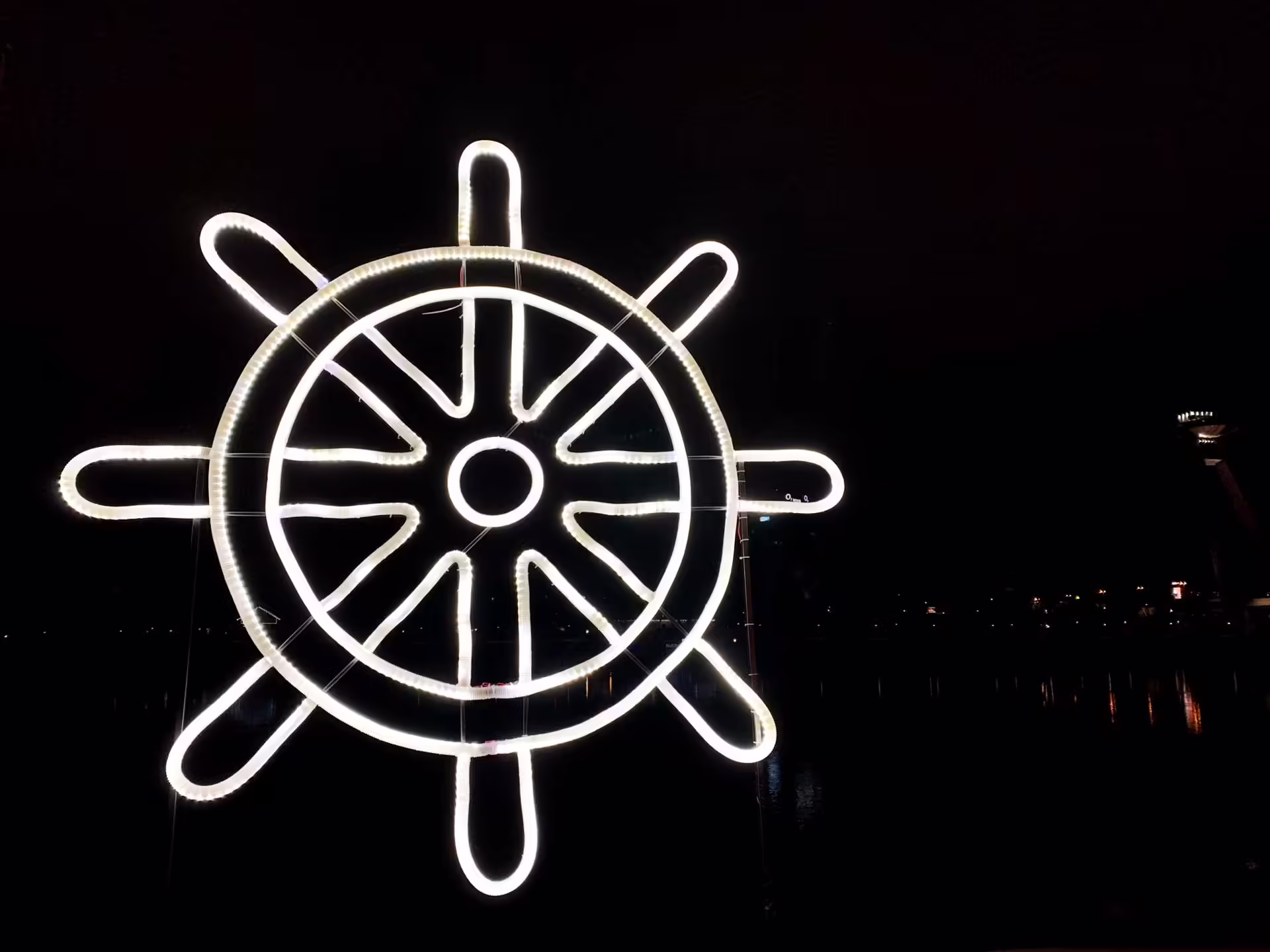 Biela noc, nábrežie Dunaja
