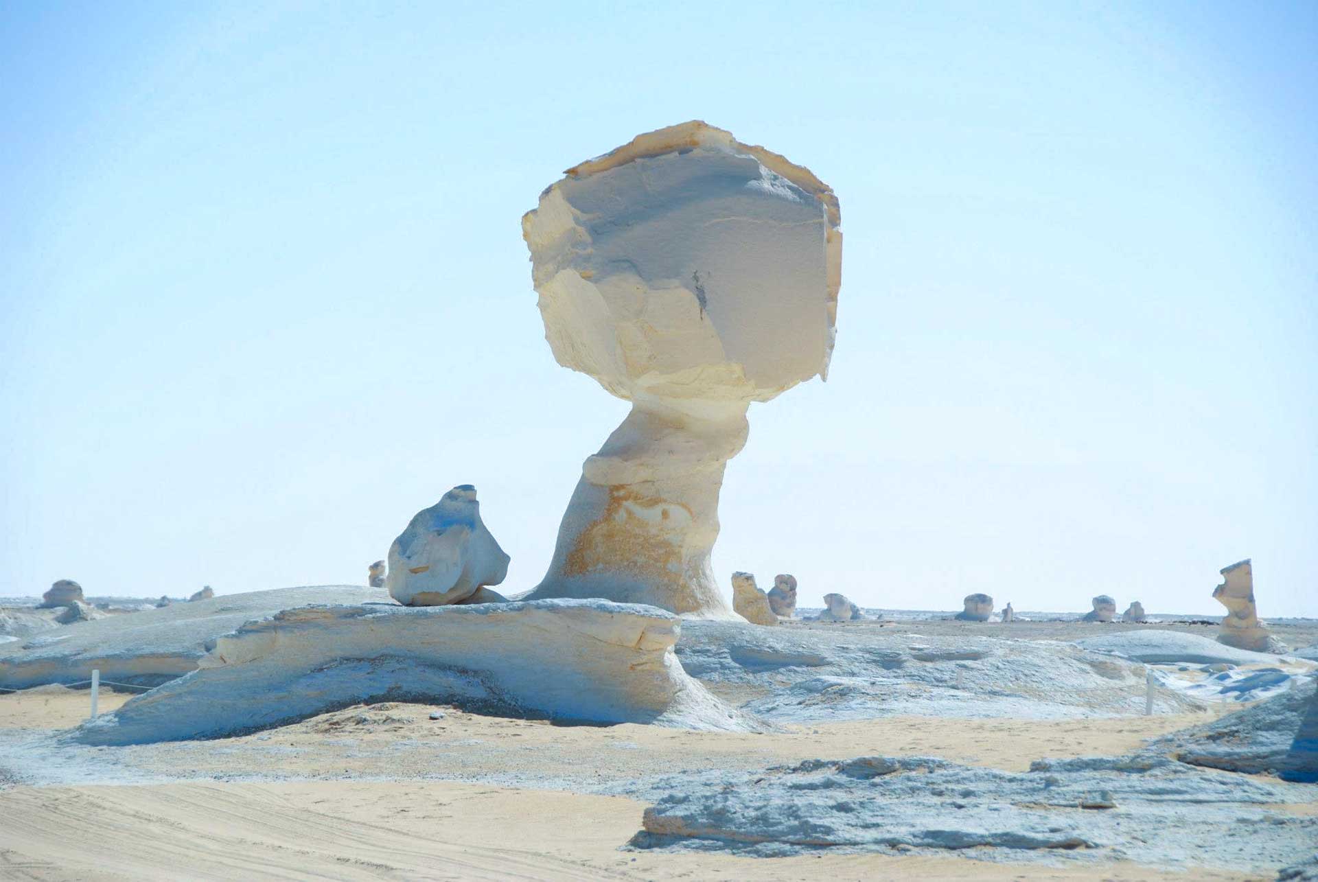 https://www.placemania.sk/wp-content/uploads/2021/03/desert_blanc.jpg