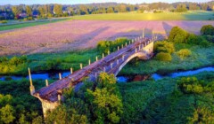 Most do nikam, Lotyšsko