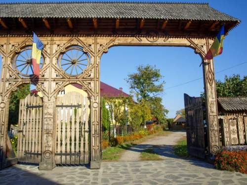 Vyrezávaná brána, Maramureš