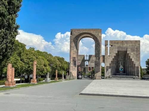 Ečmiadzinská katedrála