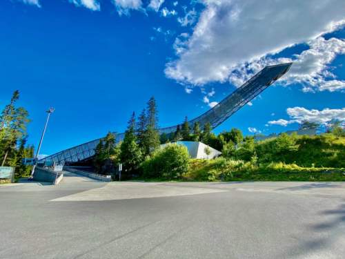 Skokanský mostík Holmenkollen