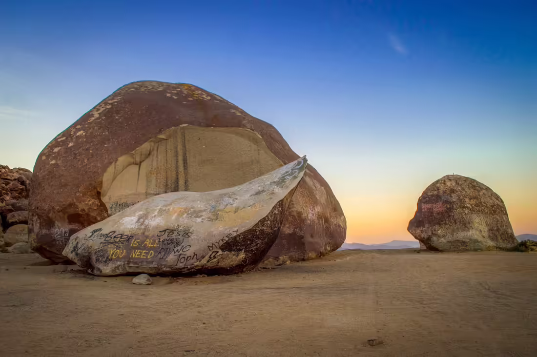 Giant Rock, Landers