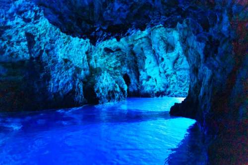 Modrá jaskyňa