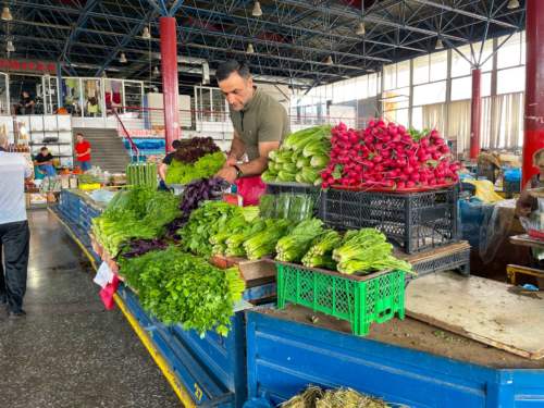 Ponuka zeleniny na trhu