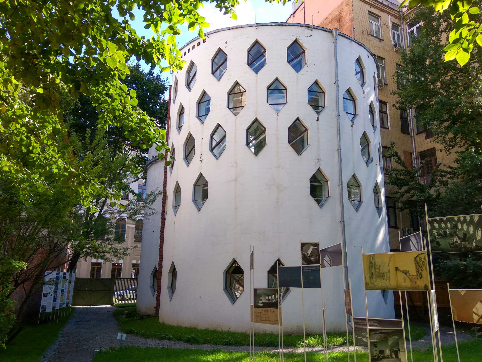 https://www.placemania.sk/wp-content/uploads/2021/11/melnikov.jpg