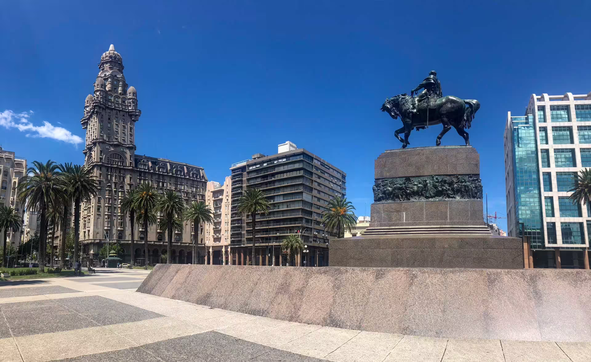 Mauzóleum Artigas, Uruguaj
