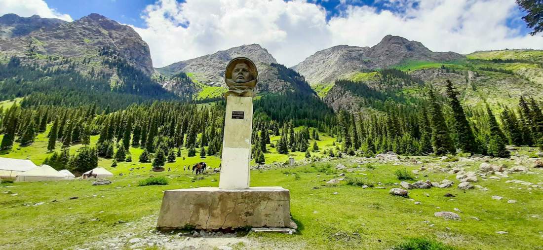 Pomník Jurija Gagarina, Kirgizsko