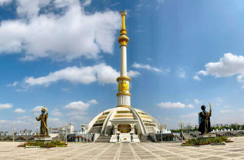 Independence Monument, Asgabat, Turkménsko