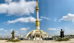 Independence Monument, Asgabat, Turkménsko