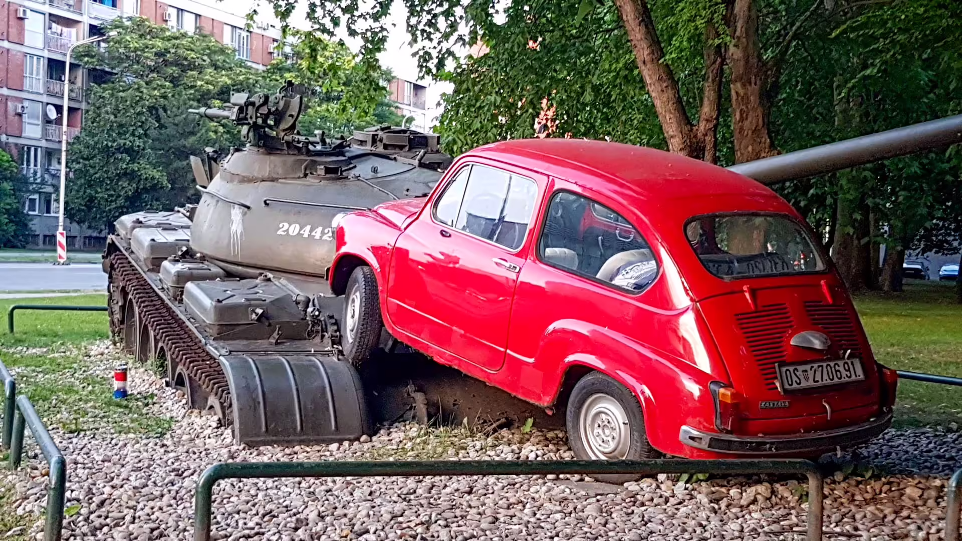 Crveni fićo, Osijek