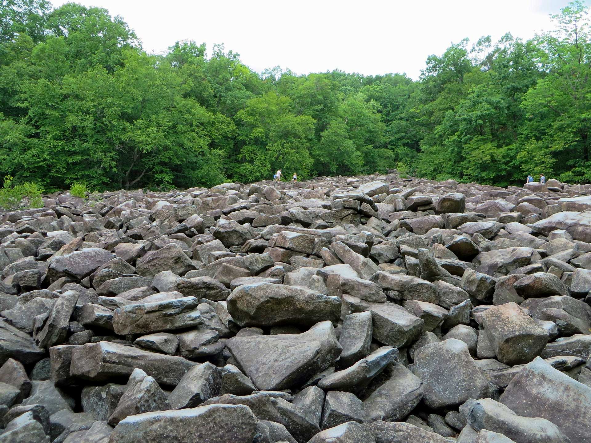 https://www.placemania.sk/wp-content/uploads/2022/01/ringing_rocks.jpg