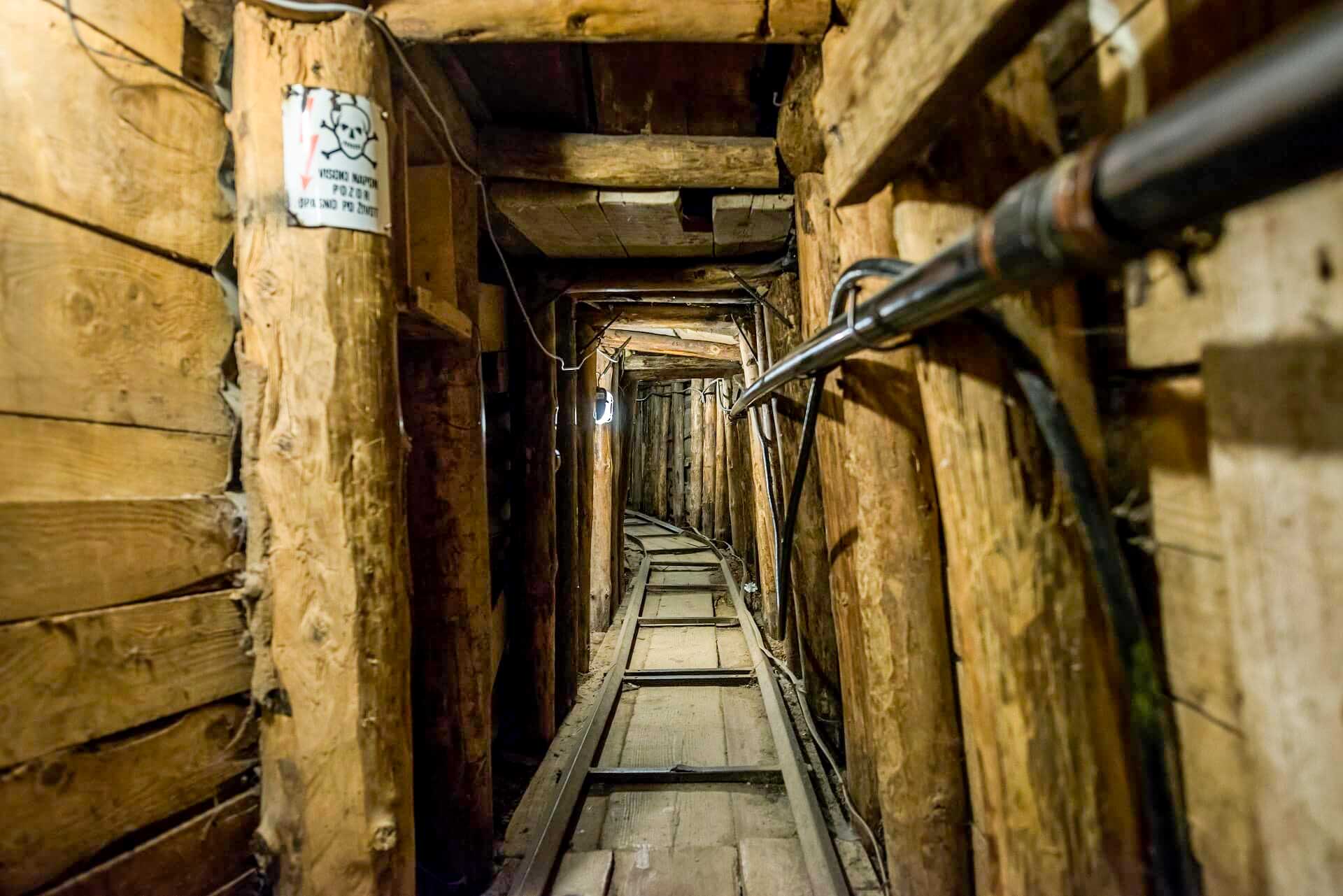 https://www.placemania.sk/wp-content/uploads/2022/01/sarajevo_tunel.jpg