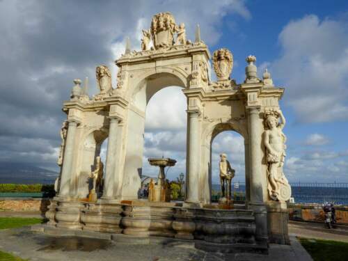 Obria fontána, Neapol