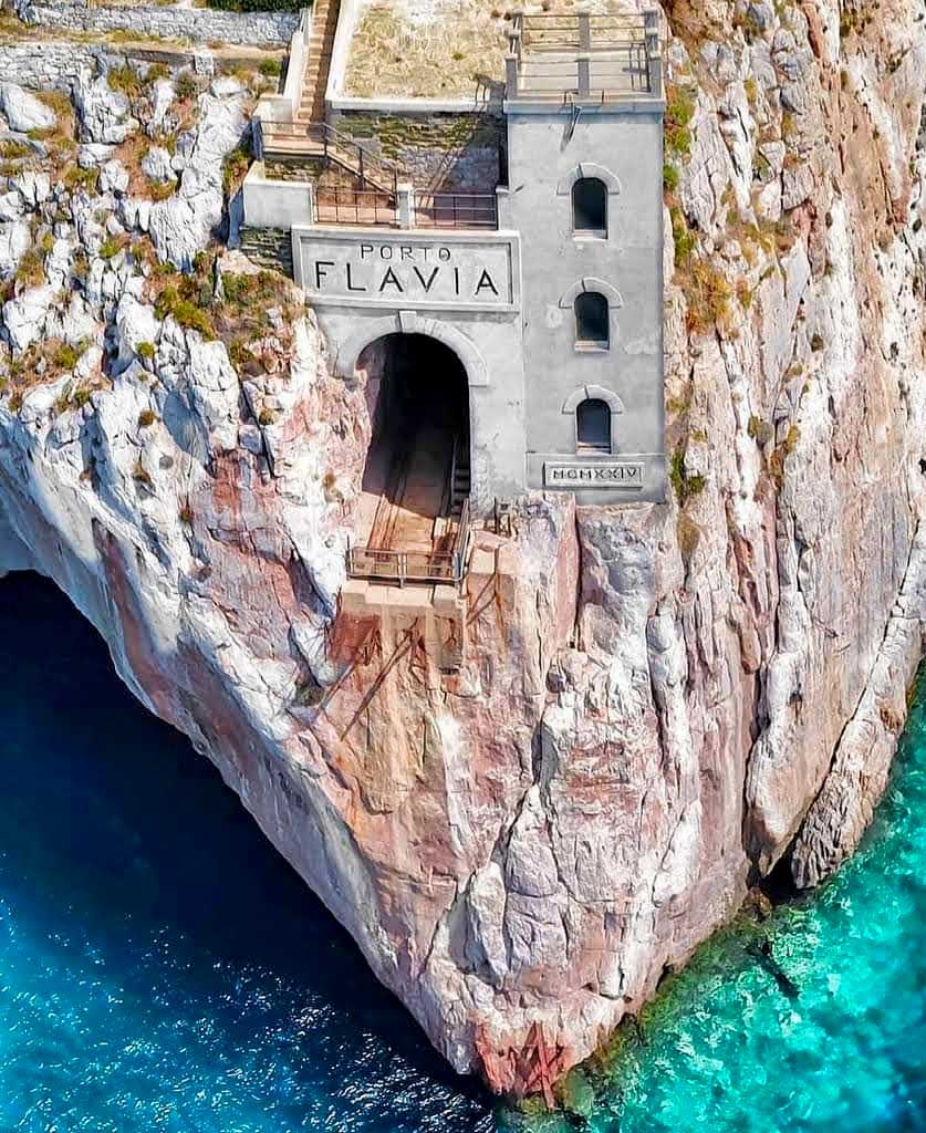 Prístav Flavia, Sardínia