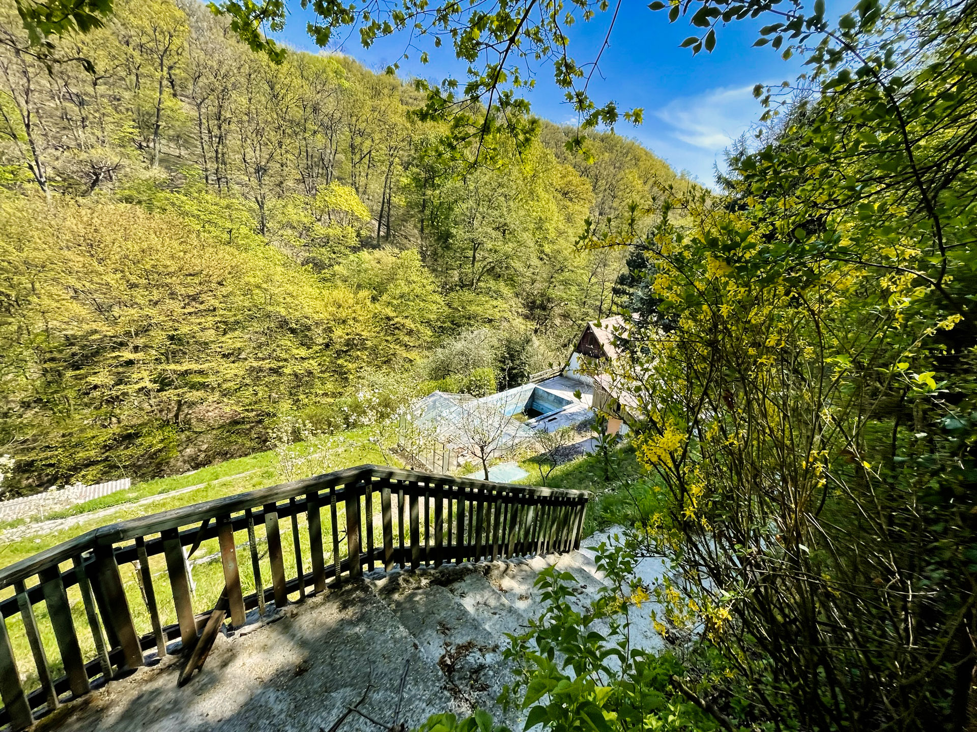 Fialková dolina, Bratislava