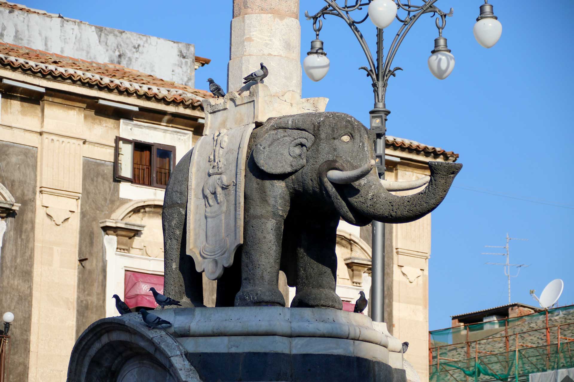 https://www.placemania.sk/wp-content/uploads/2022/04/fontana_slon.jpg