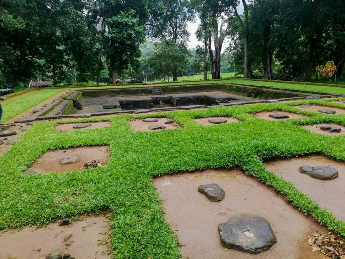 Biso Pokuna, Sri Lanka