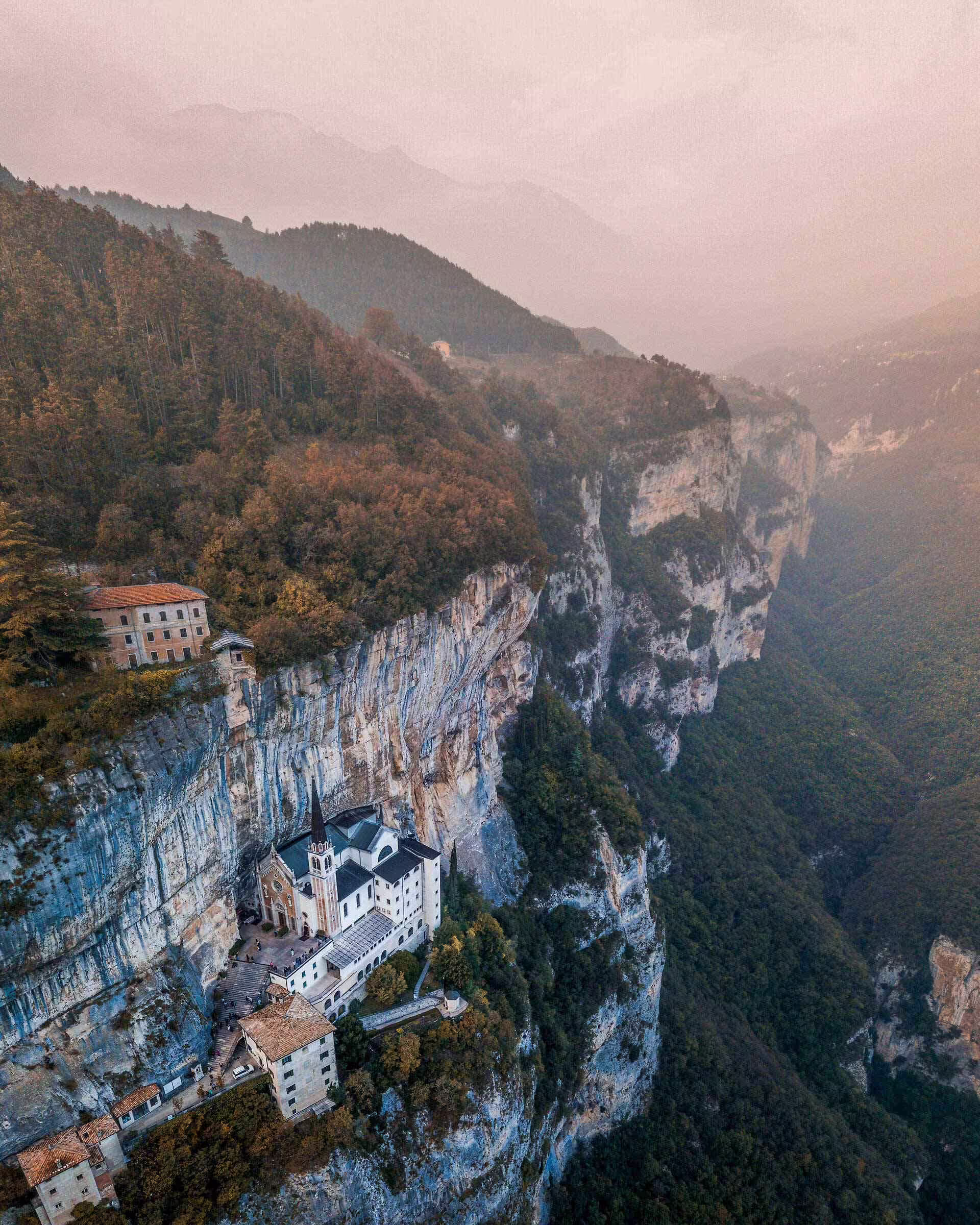 Ferrara di Monte Baldo