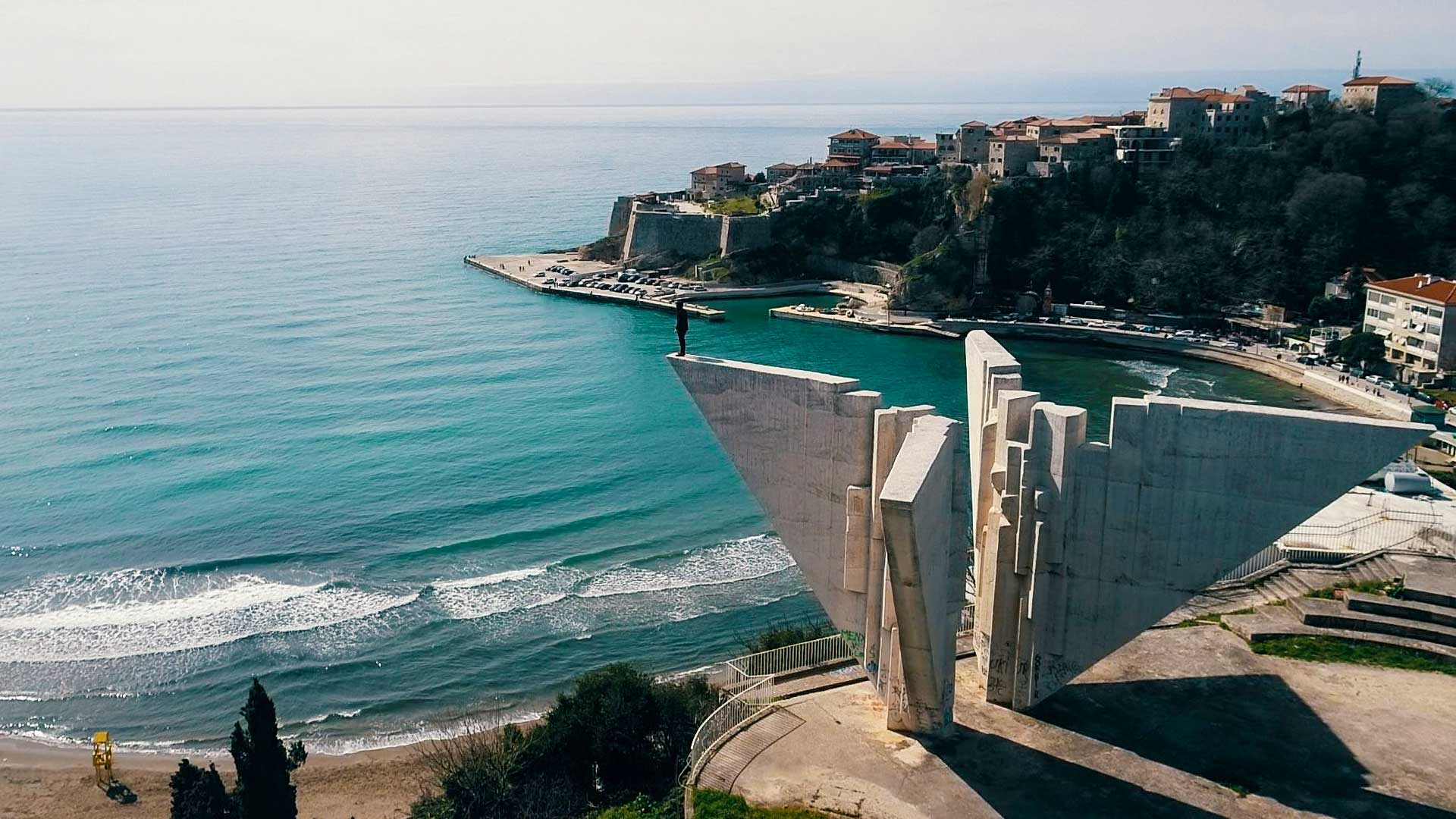 https://www.placemania.sk/wp-content/uploads/2022/05/spomenik_ulcinj.jpg