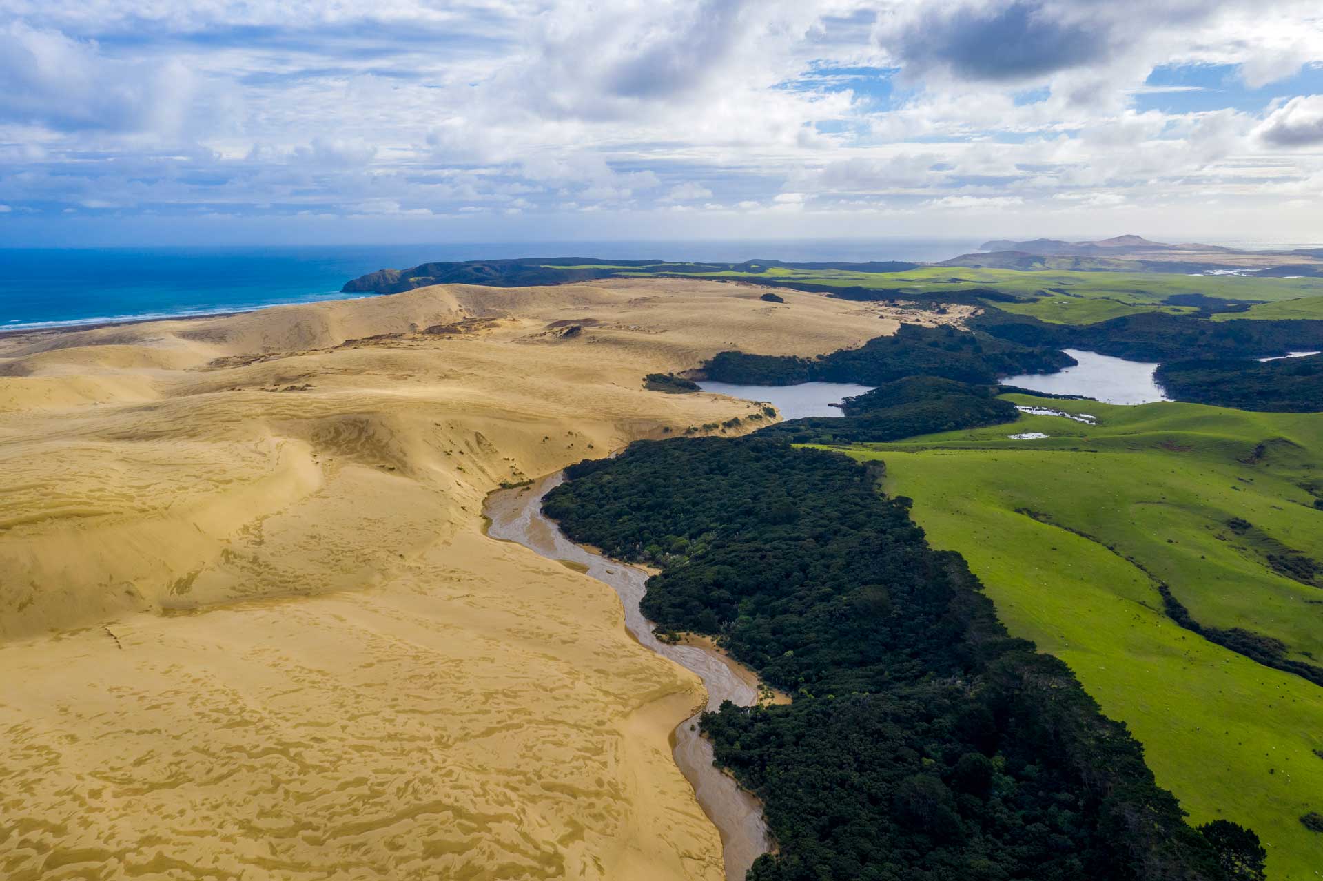 https://www.placemania.sk/wp-content/uploads/2022/06/giant_sand_dunes.jpg