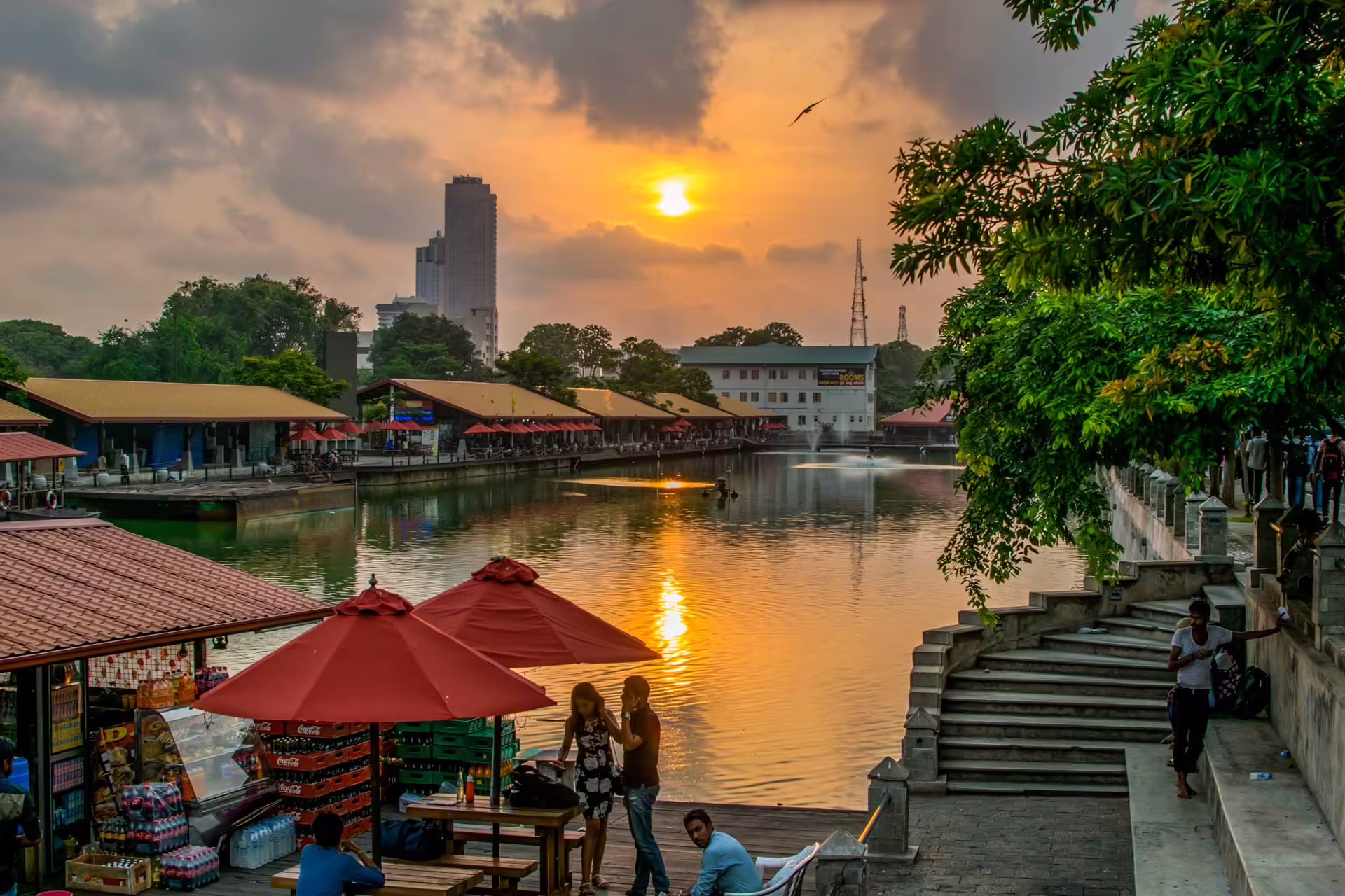 Pettah Floating Market
