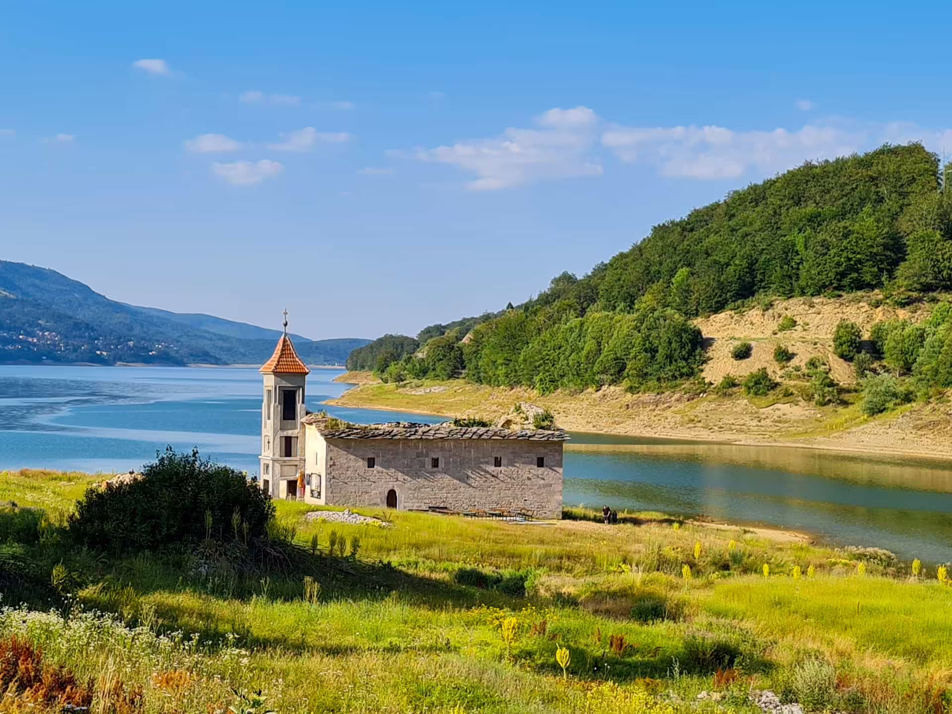 Zatopený kostol, Mavrovo