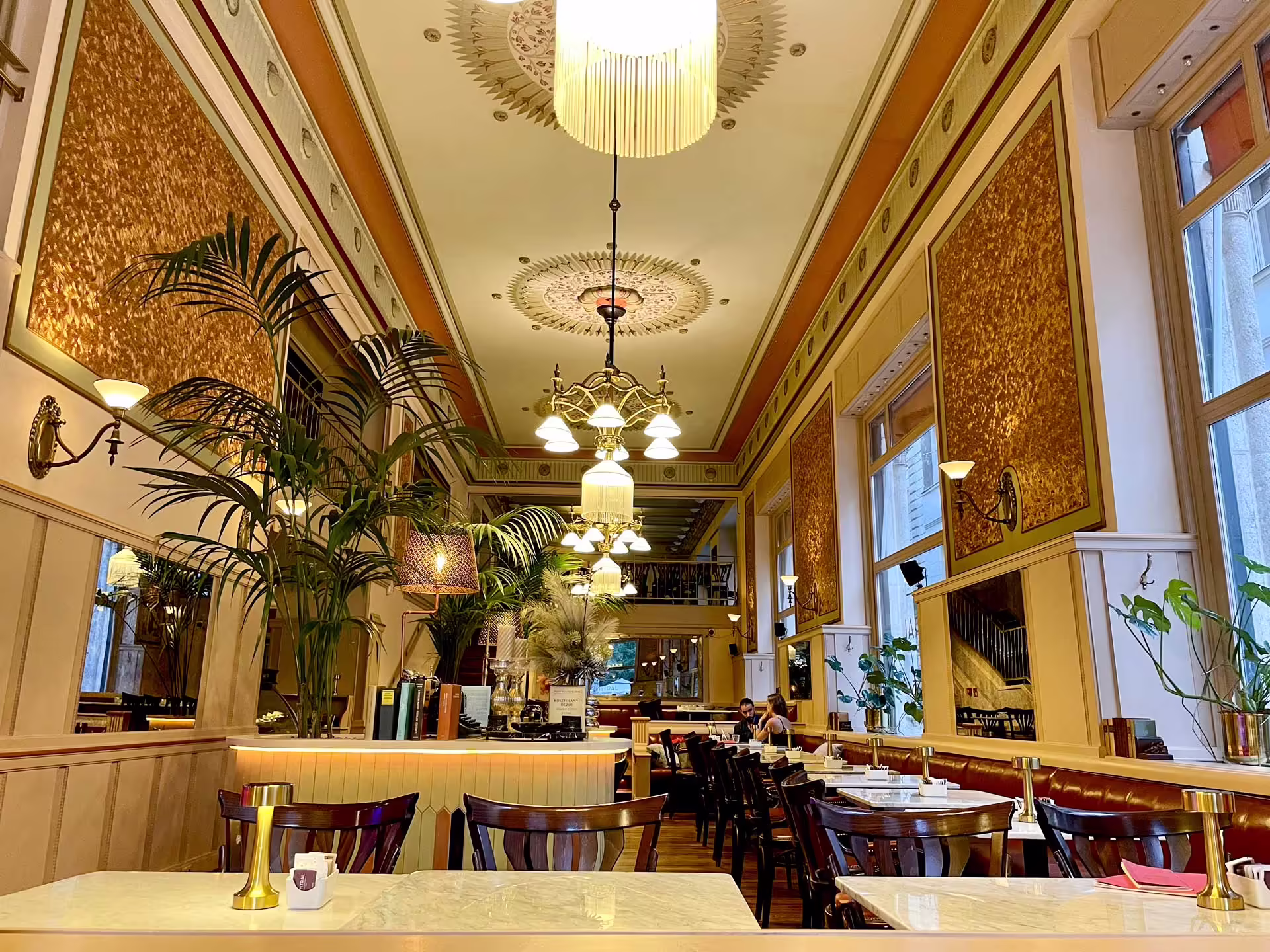 Centrál Káveéház, Budapest