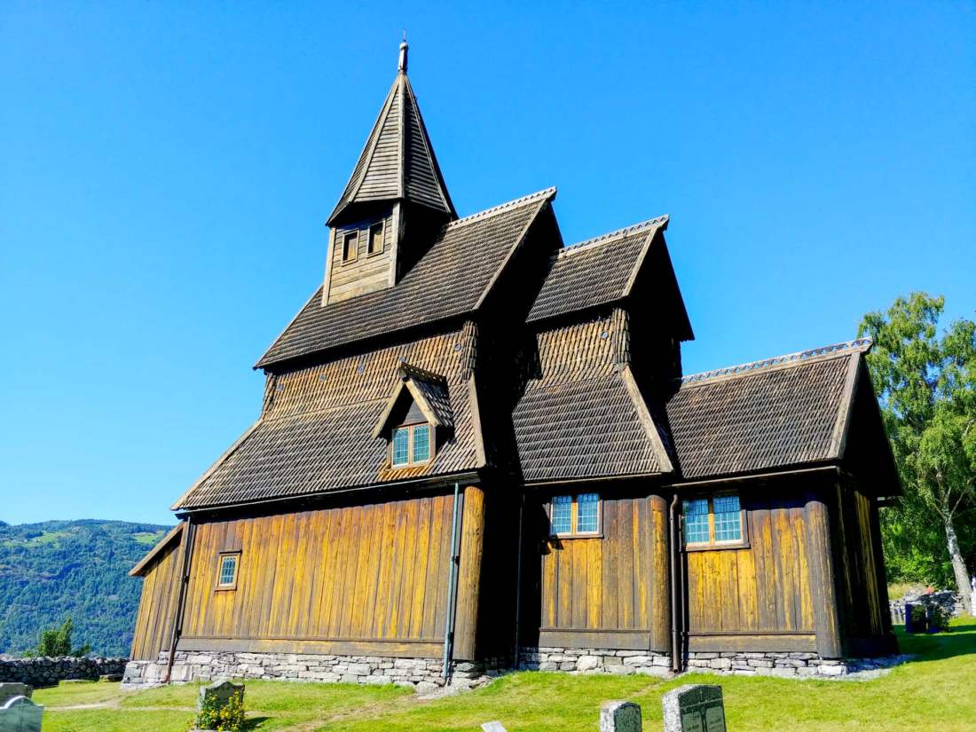 Drevený kostol v Urnese