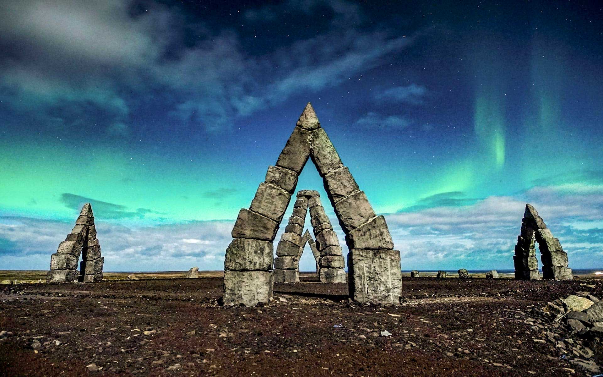 https://www.placemania.sk/wp-content/uploads/2022/11/arctic_henge.jpg