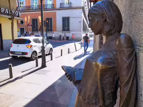 Tras Julia