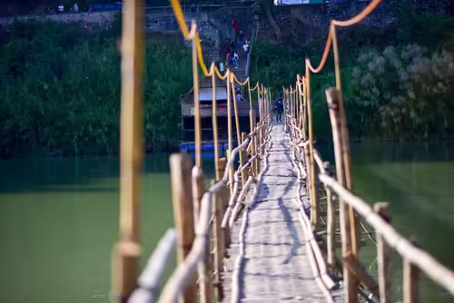 Bambusové mosty, Laos