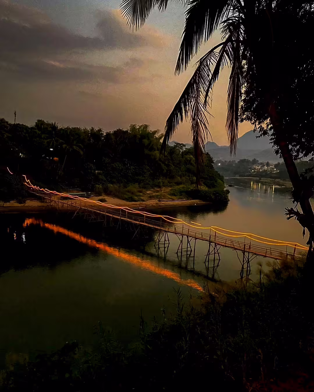 Bambusové mosty, Laos