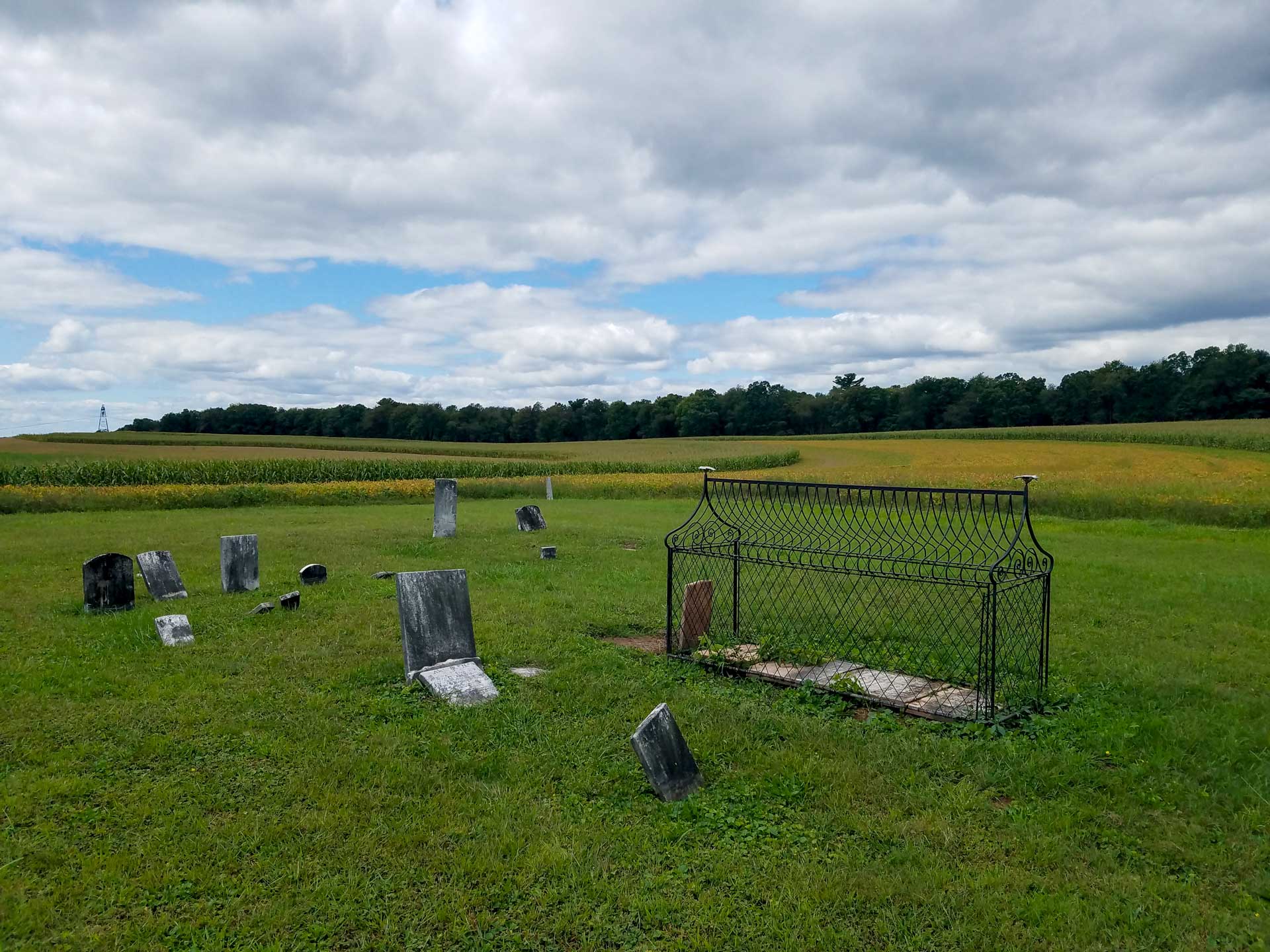 https://www.placemania.sk/wp-content/uploads/2023/02/catawissa_caged_graves.jpg