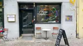 Schwarzes café