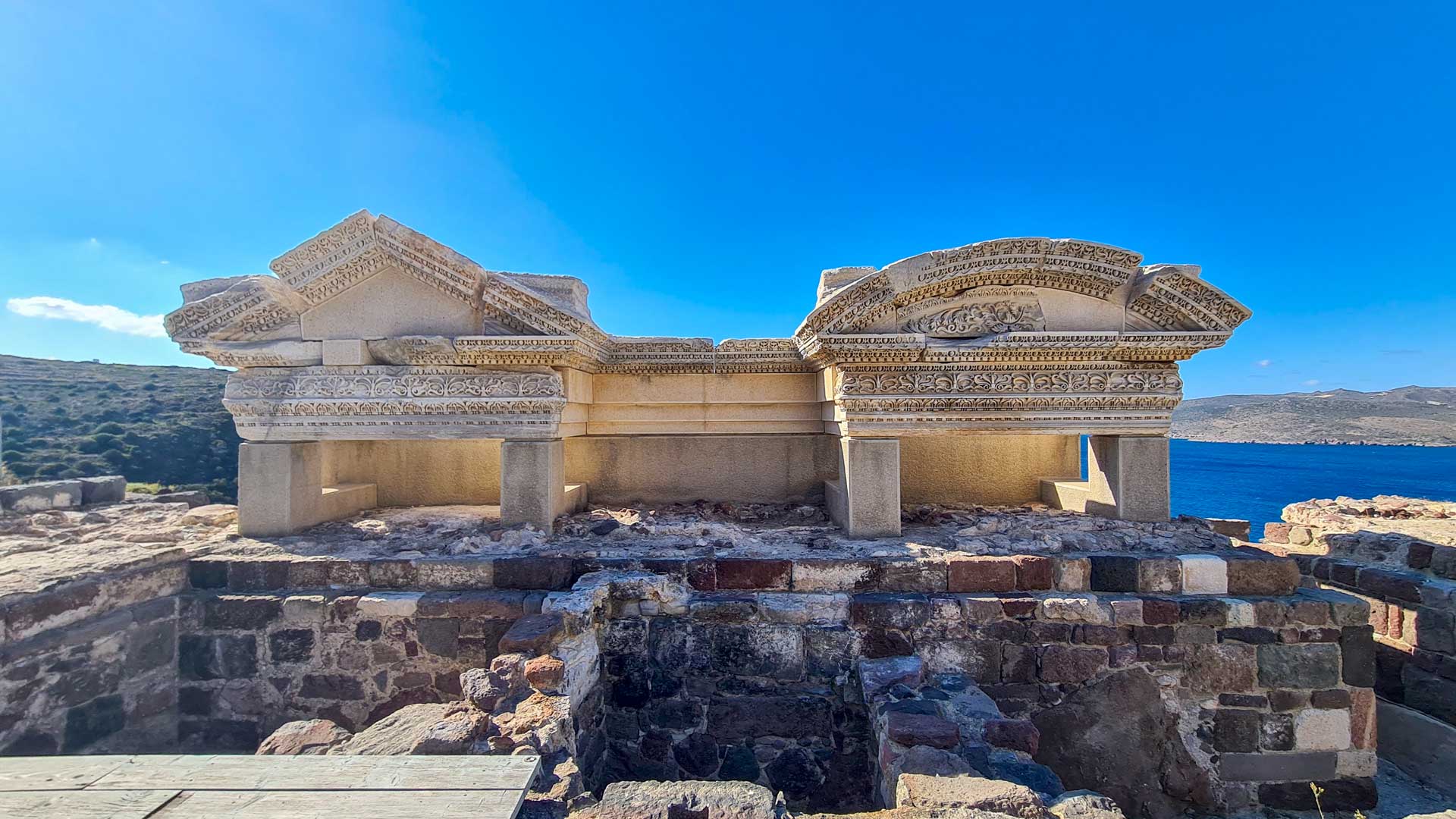 https://www.placemania.sk/wp-content/uploads/2023/04/catacombs_milos.jpg