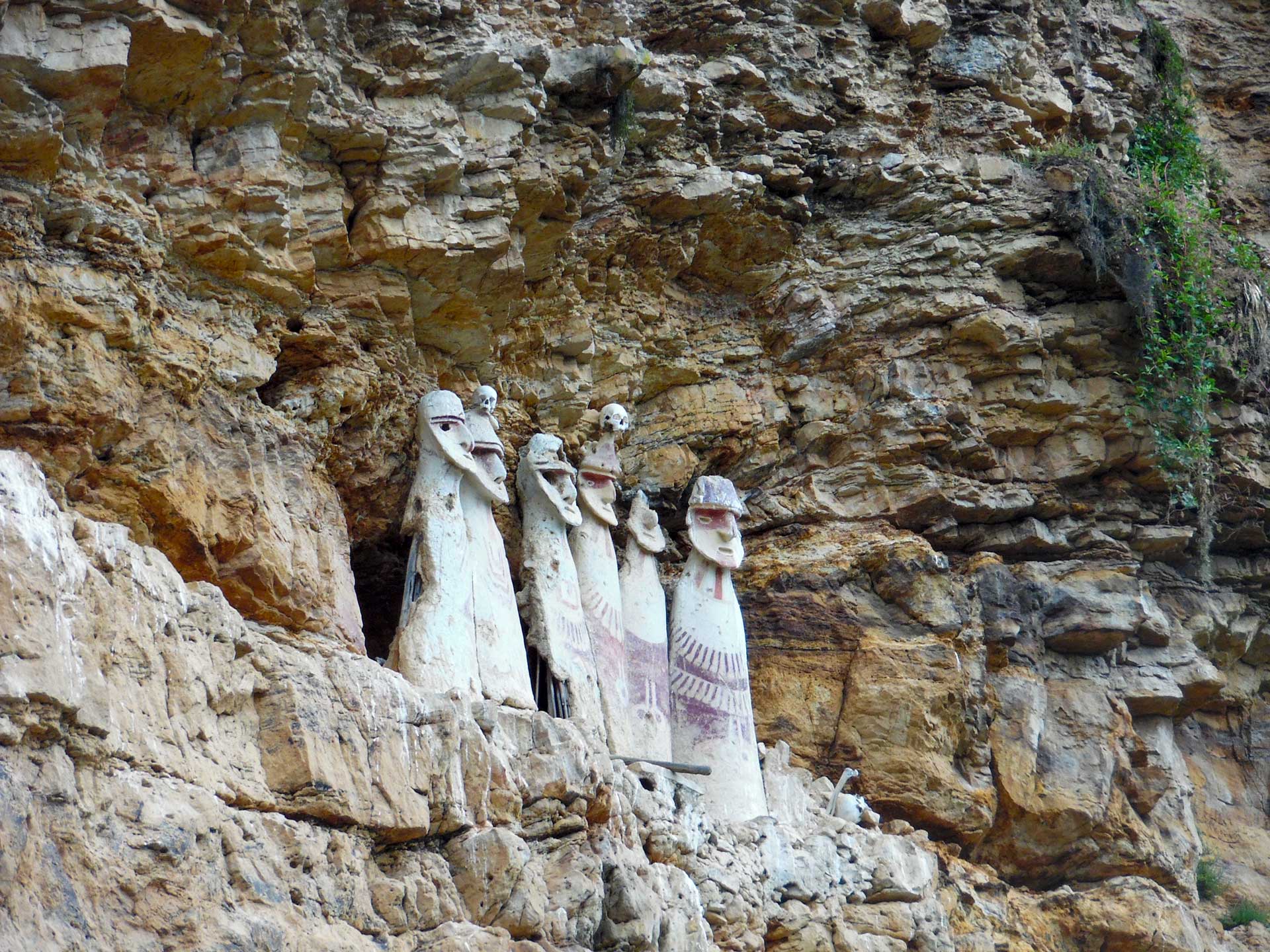 https://www.placemania.sk/wp-content/uploads/2023/04/sarkofagy_peru.jpg