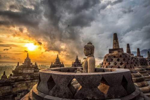 Budhistický chrám v Indonézii