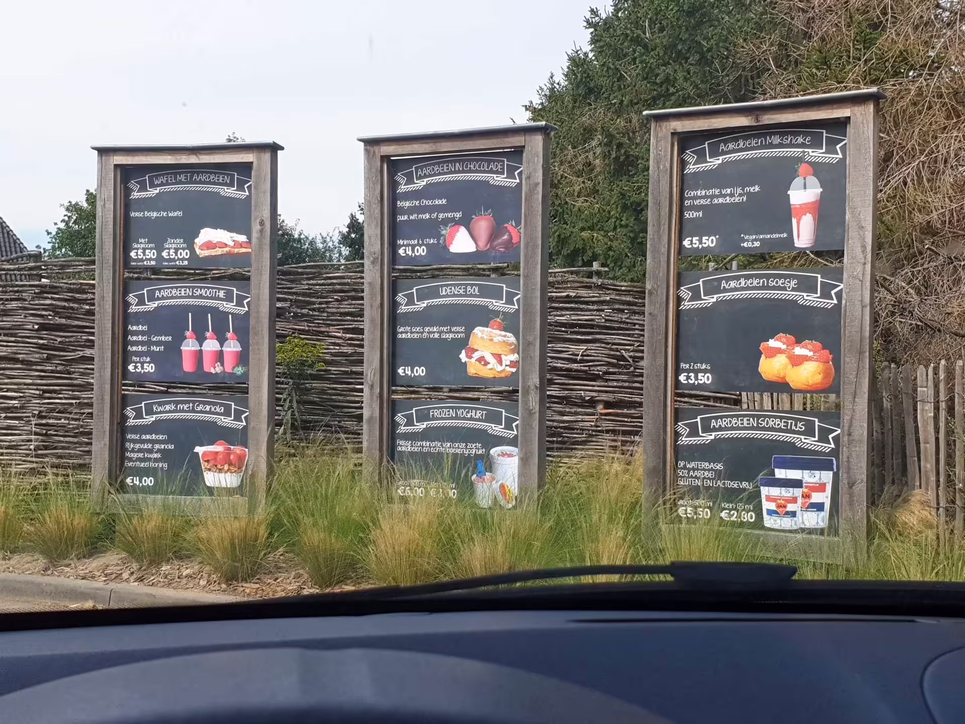 Aardbeien Drive-in J&B