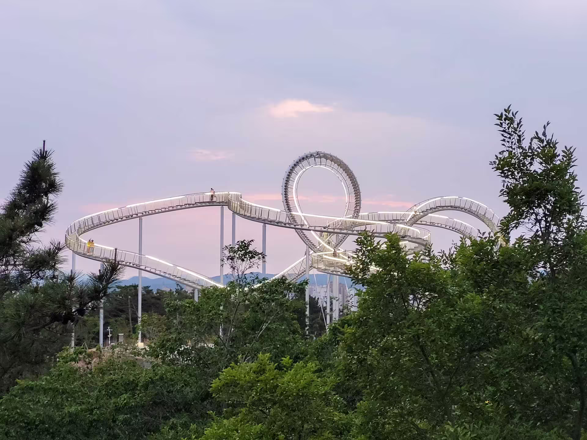 Hwanho Park Space Walk