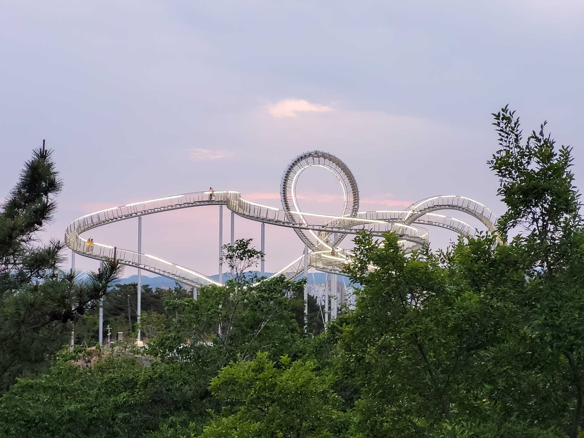 https://www.placemania.sk/wp-content/uploads/2023/07/pohang_space_walk.jpg