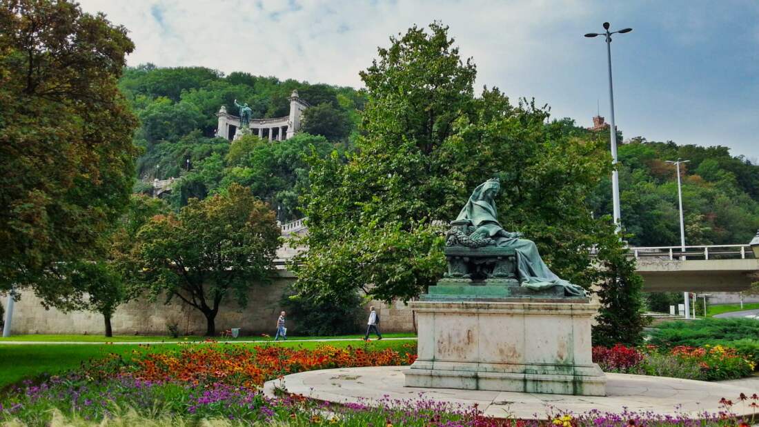 Statue of Elizabeth Queen of Hungary