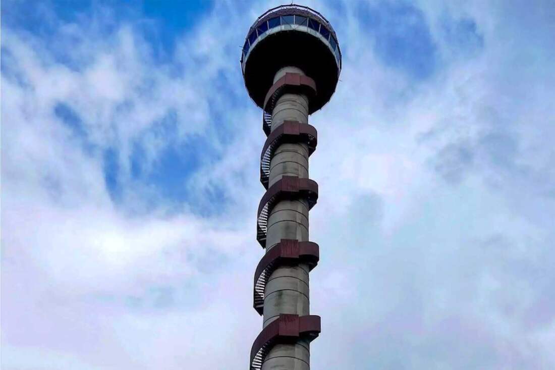 1000 Islands Tower