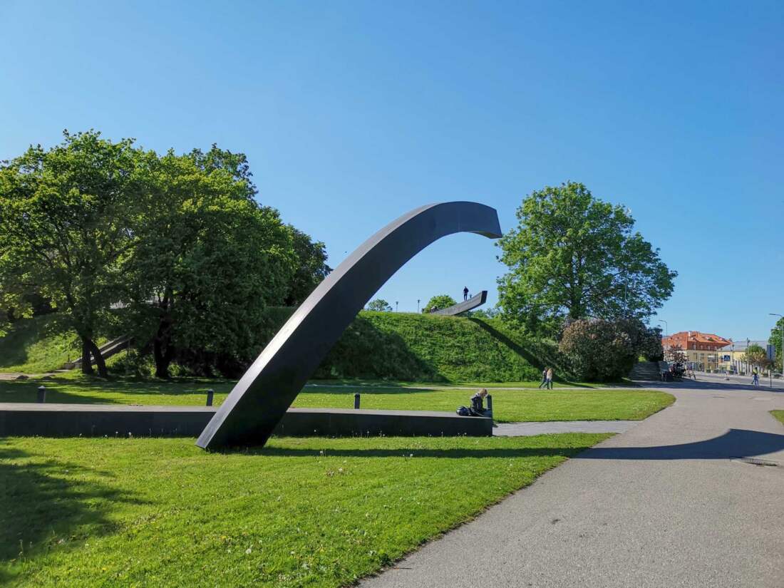 Mälestusmärk Katkenud liin