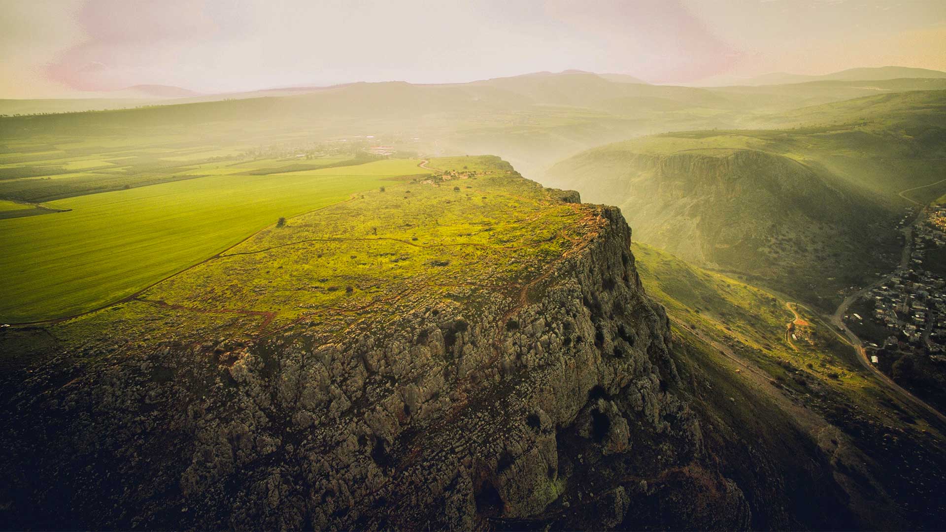 https://www.placemania.sk/wp-content/uploads/2023/10/mount_arbel.jpg