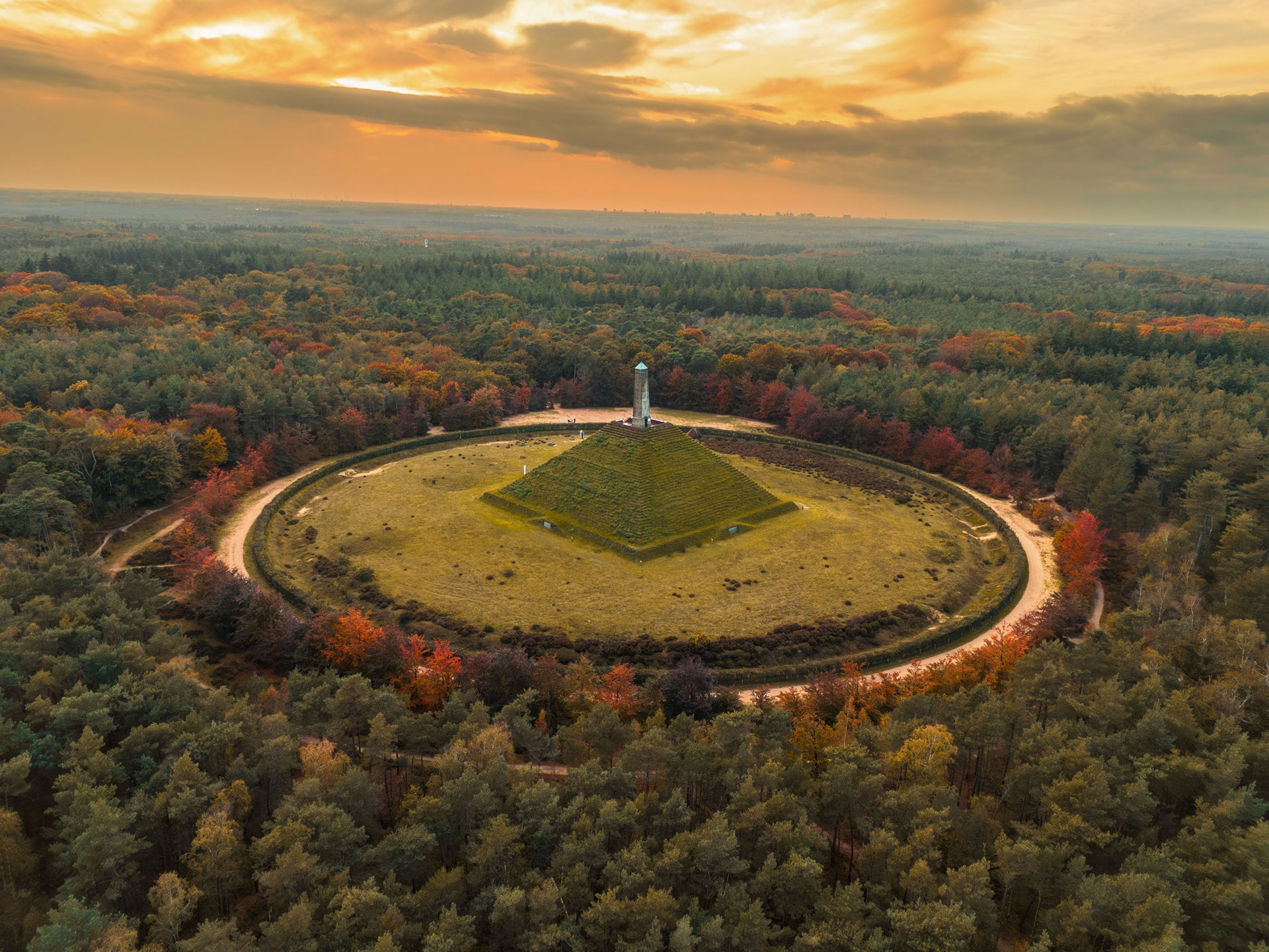 https://www.placemania.sk/wp-content/uploads/2023/11/pyramida_austerlitz.jpg