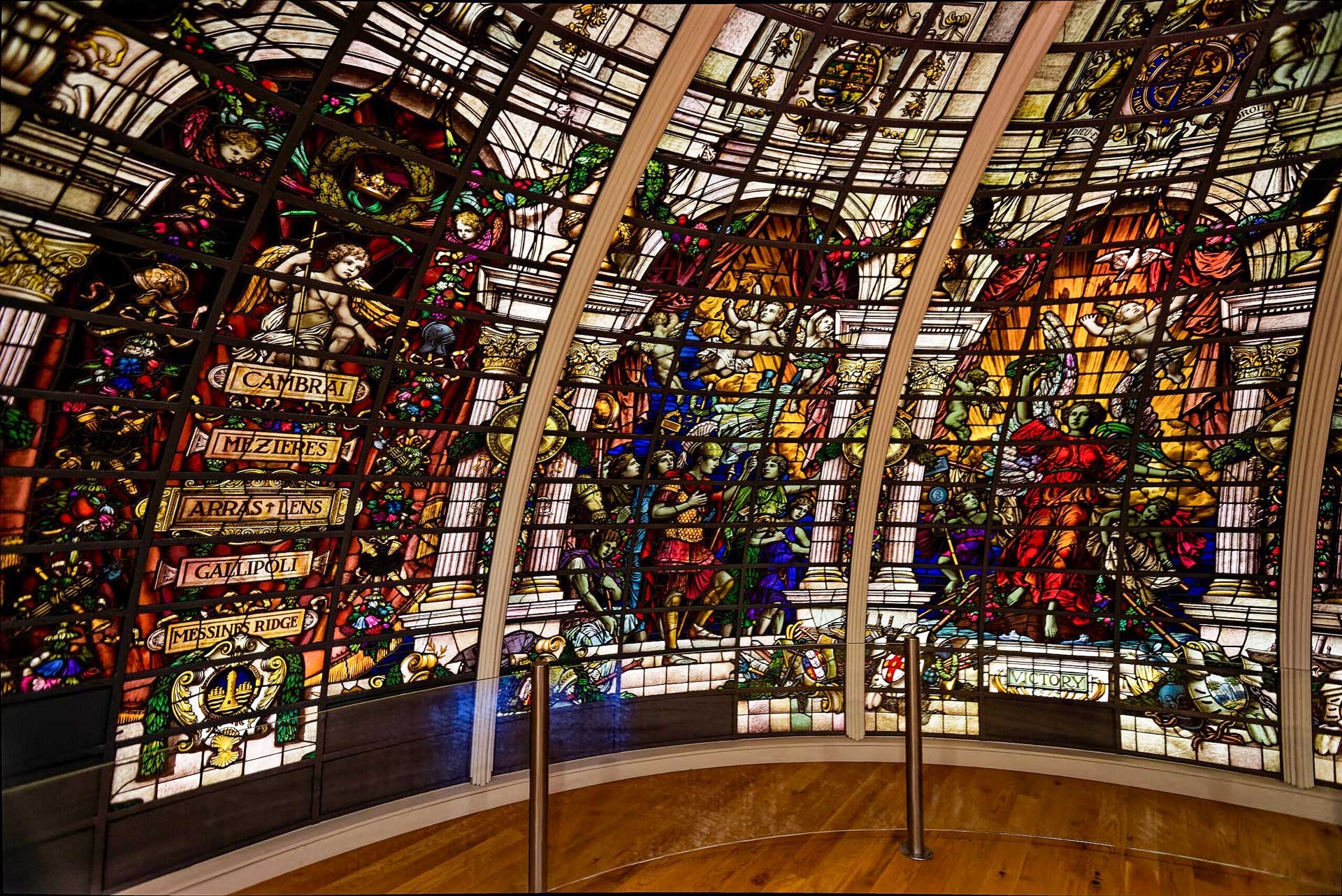 https://www.placemania.sk/wp-content/uploads/2024/02/baltic_exchange_memorial_glass.jpg